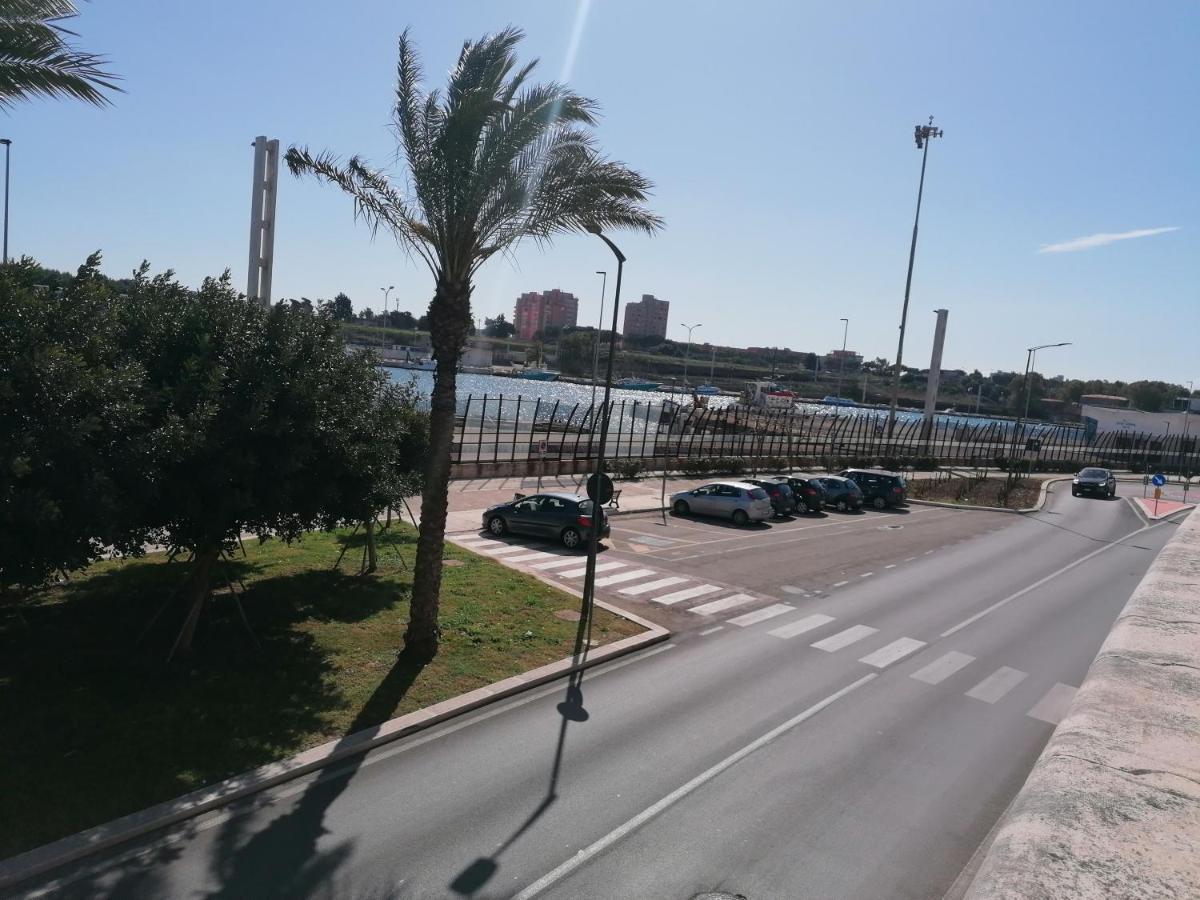 Centro Storico Mare Fuori Villa Brindisi Bagian luar foto