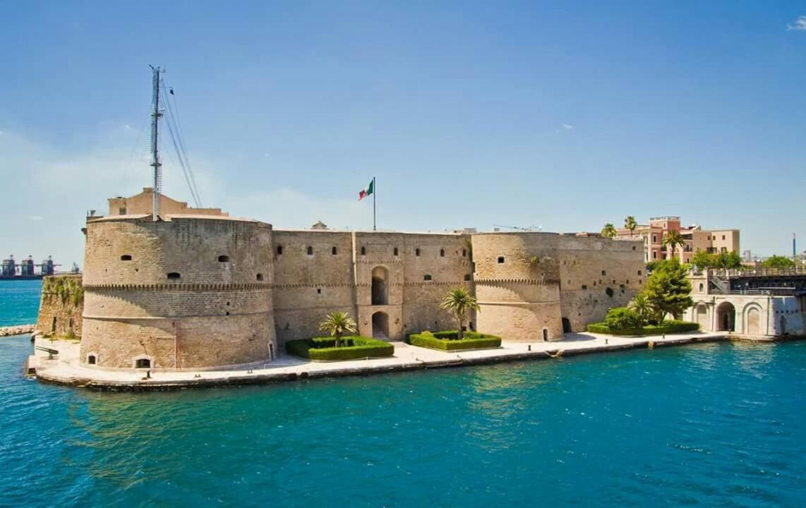Centro Storico Mare Fuori Villa Brindisi Bagian luar foto
